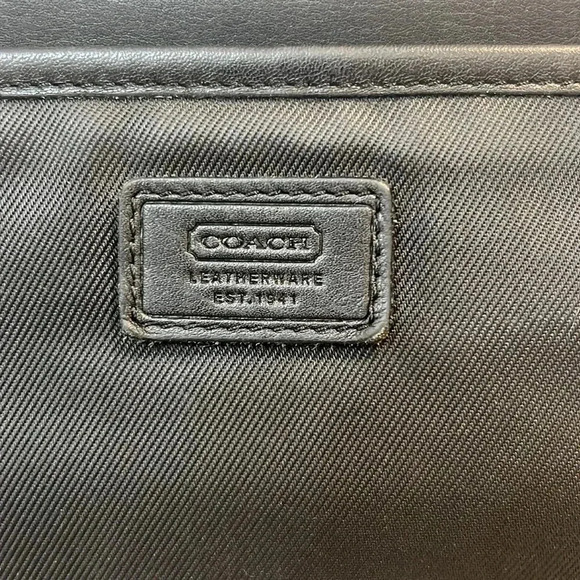 Coach men’s messenger/laptop bag 5105. - Picture 5 of 13
